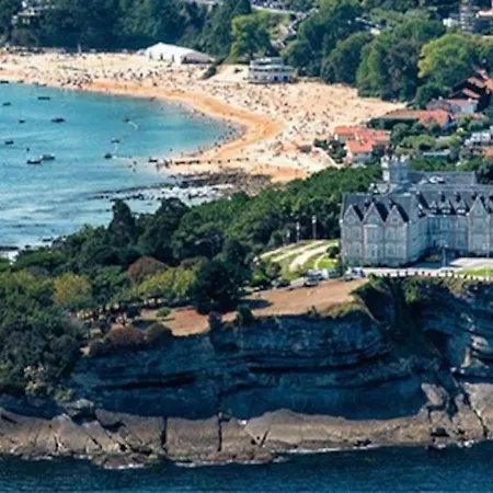 El Pisuco De Lu Entre Puertochico Y El Sardinero Santander