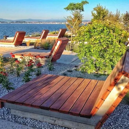 El Pisuco De Lu Entre Puertochico Y El Sardinero Santander