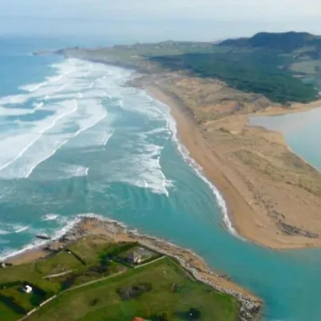El Pisuco De Lu Entre Puertochico Y El Sardinero 桑坦德