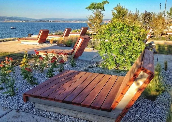 El Pisuco De Lu Entre Puertochico Y El Sardinero Santander