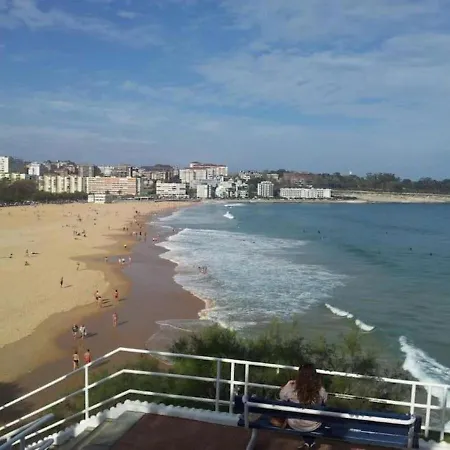El Pisuco De Lu Entre Puertochico Y El Sardinero *